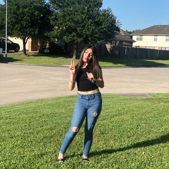 Meet your Posher, Ari - Picture 1 of 1